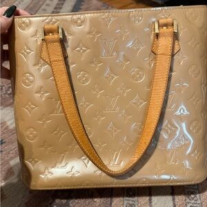 Louis Vuitton Beige Monogram Vernis Shoulder Bag